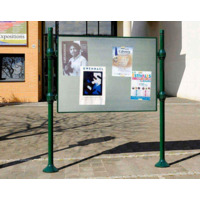 City-Anschlagtafel auf Pfosten