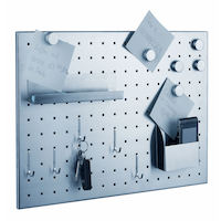 Gelochte Magnettafel mit Zubeh&ouml;r Pinwand