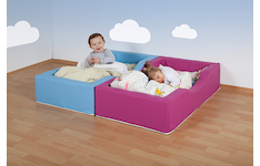 Kinderbettchen und Liegegelegenheiten