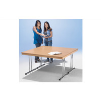 Klapptisch mit Chromgestell und melaminharzbeschichteter Tischplatte