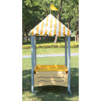 Mobiler Matschtisch mit Spitzdach