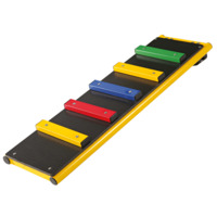 OXGYM Kletterwand mit bunten Sprossen