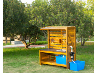 Outdoor-Experimentierstation mit Pumpe