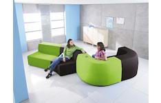 Polster, Sofas, Sitzgelegenheiten