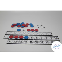 Rechenleiste und Wendeplättchen mit Rechenzeichen