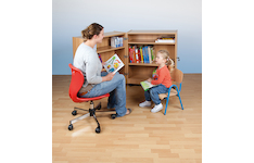 Sitzmöbel für ErzieherInnen