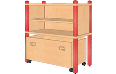 Stollenmöbel mit hoher Sockelnische